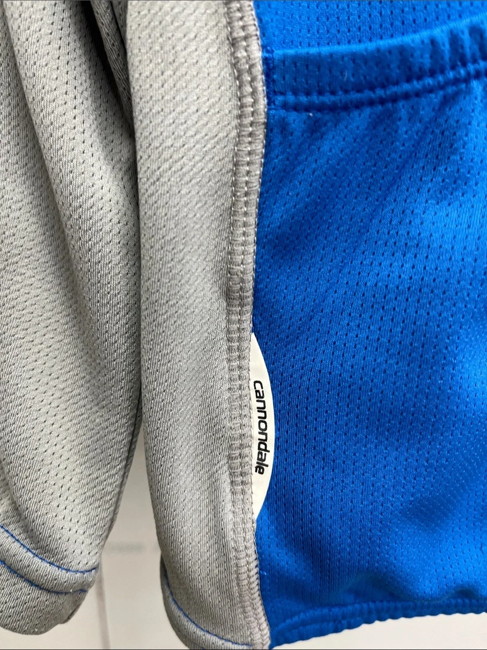 Cannondale Men’s Blue & Gray Lightweight Cycling Shirt Jacket Medium